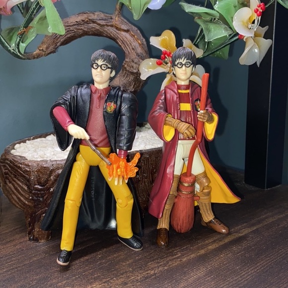 Harry Potter Action Figure Toy With Wand and Broom Bundle - Picture 1 of 11